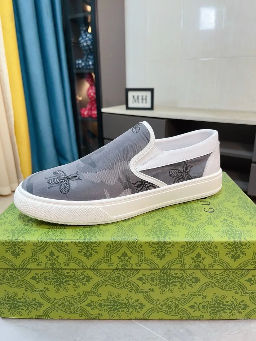 Men's shoes 💰360🌹🌹GUCCI [Gucci] New high-end brand of men's shoes, the latest fashionable casual men's shoes, trendy and versatile style, relaxed and sporty style, uppers imported from Italy, genuine leather lining and ultra-fine workmanship. Original personalized fashionable rubber wear-resistant outsole, light and comfortable on the foot, size 38-44